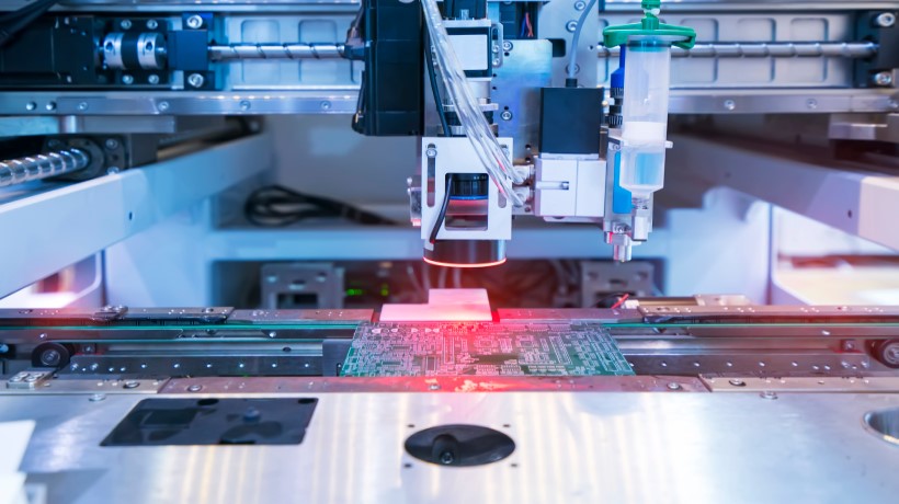 アドバンテックとSpingence社によるAIで受動部品製造の欠陥検出を最適化